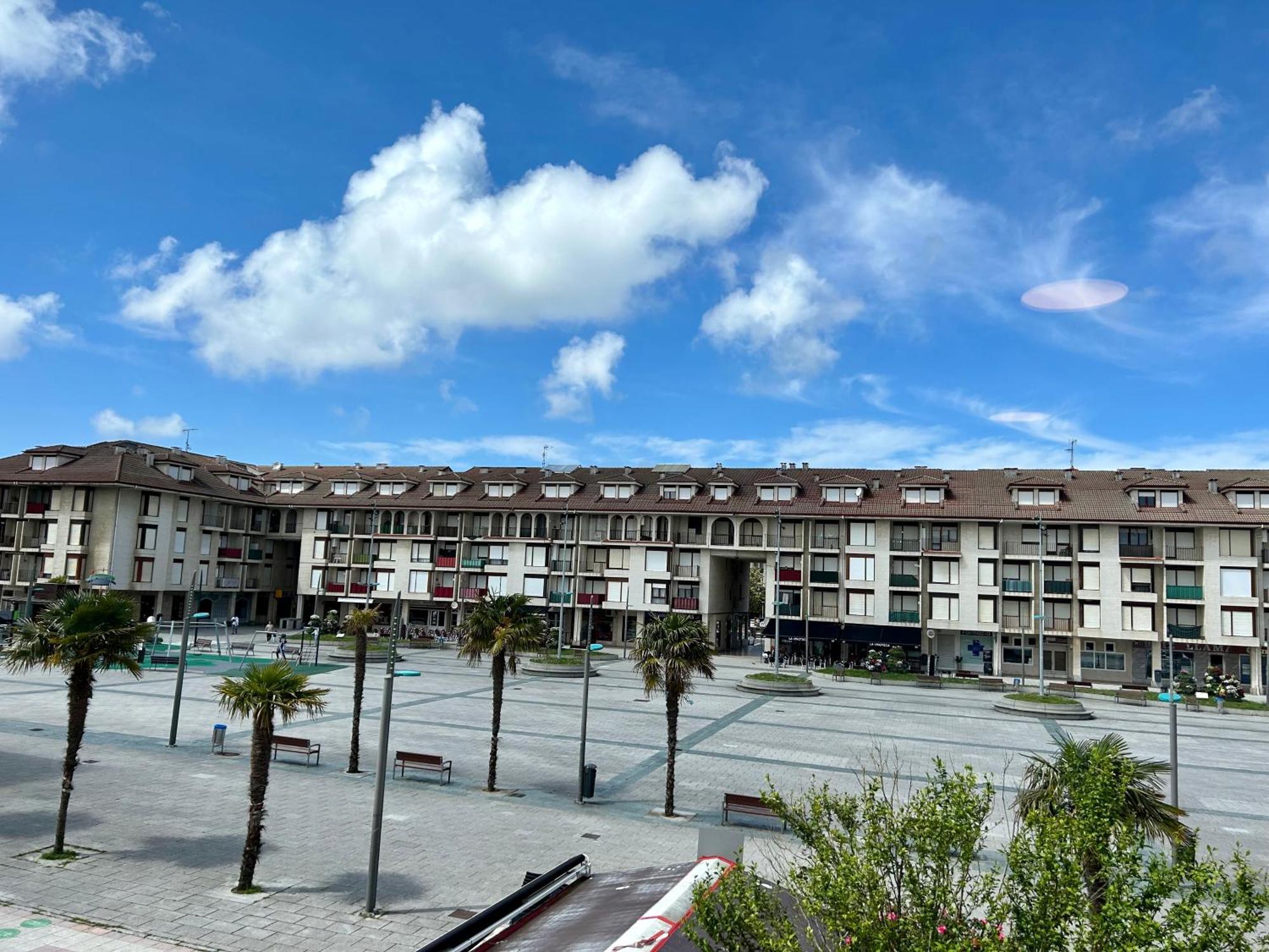 Apartamento Plaza De La Villa Playa Trengandin Noja Bagian luar foto